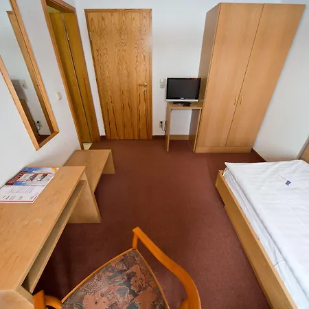 City Hotel מלון 2*