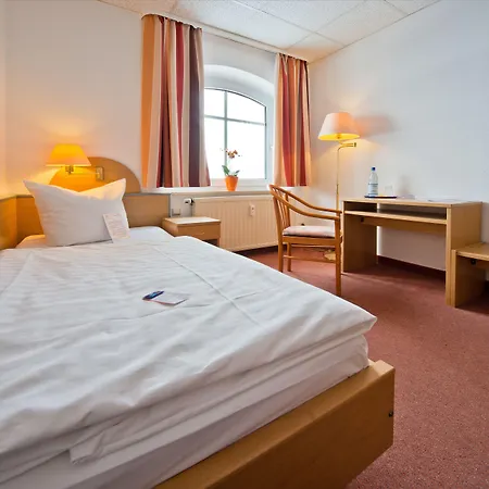 מלון City Hotel קמניץ