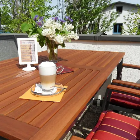 City Hotel מלון 2*