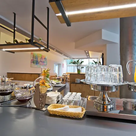 City Hotel קמניץ