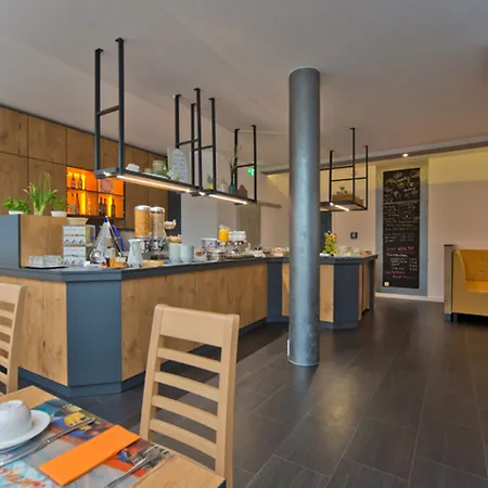 City Hotel 2* קמניץ