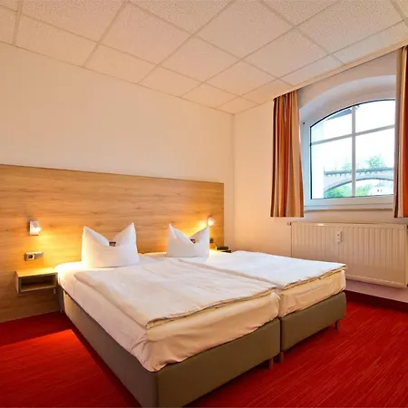 City Hotel 2* קמניץ