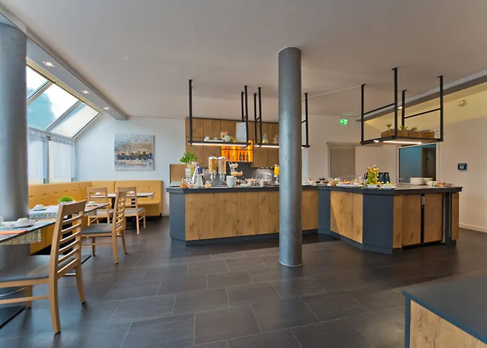 City Hotel فندق شيمنيتز